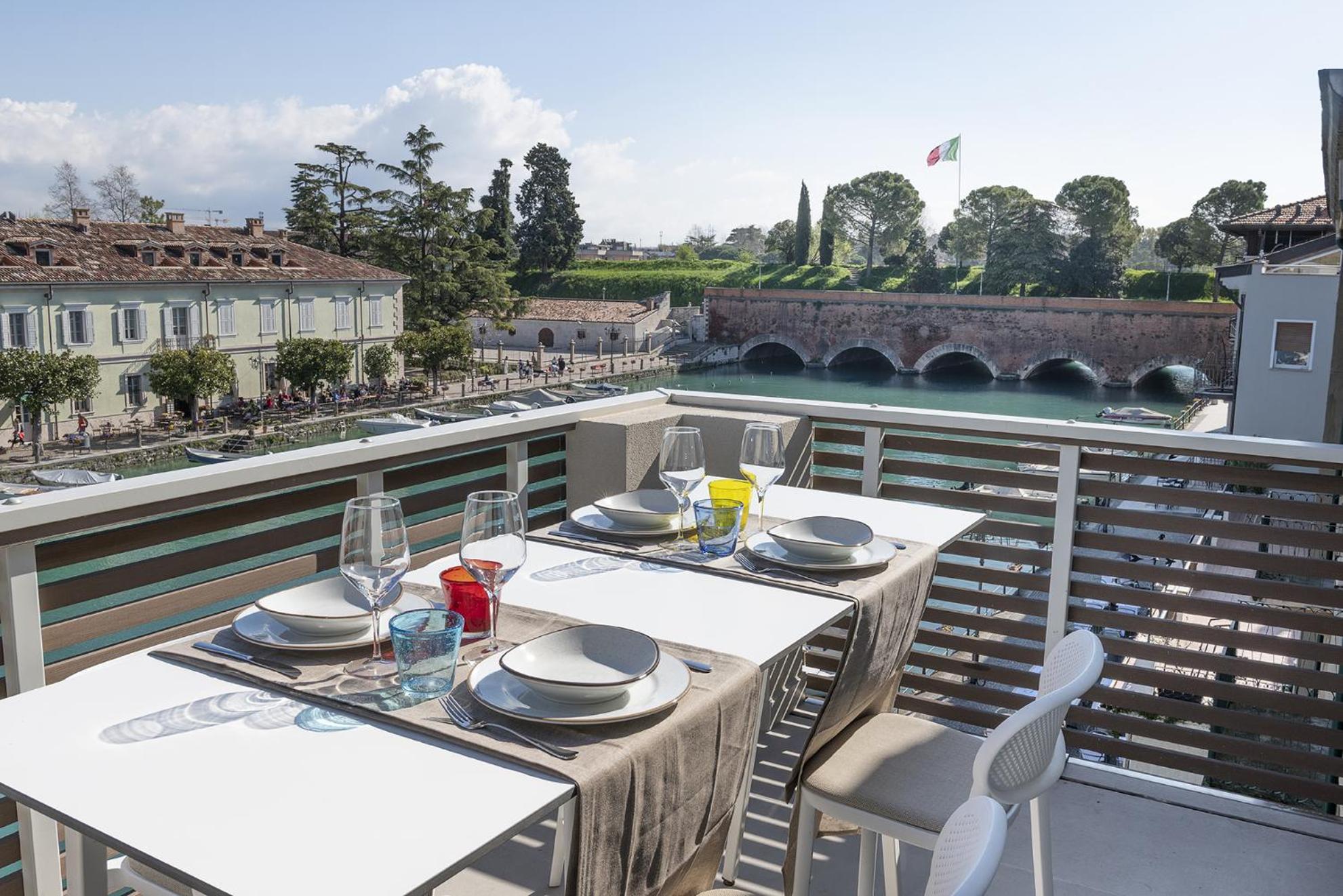 Palazzo Cordigero - Apartments 佩斯基耶拉德加达 外观 照片