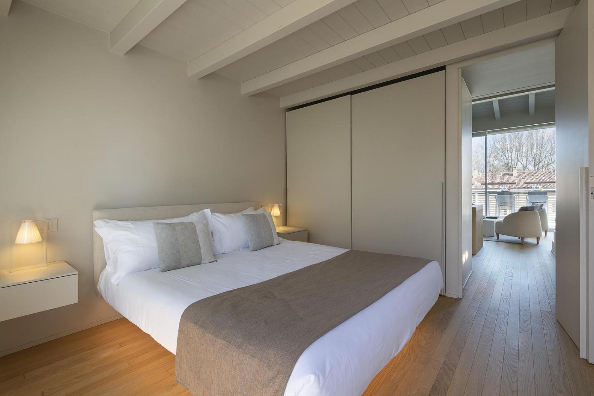 Palazzo Cordigero - Apartments 佩斯基耶拉德加达 外观 照片