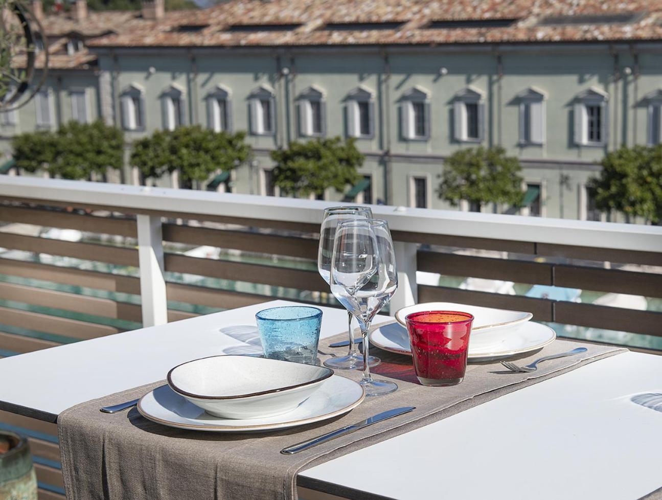 Palazzo Cordigero - Apartments 佩斯基耶拉德加达 外观 照片